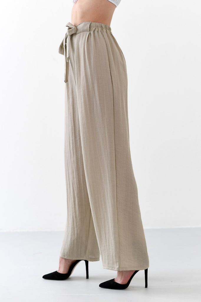 Pantalone a palazzo beige a vita alta - Tabloit.it